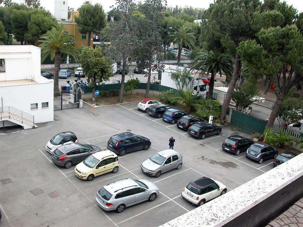 Hotel Calabresi San Benedetto del Tronto Exteriör bild