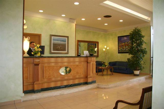Hotel Calabresi San Benedetto del Tronto Exteriör bild