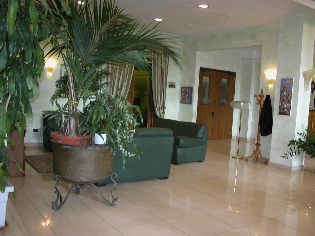 Hotel Calabresi San Benedetto del Tronto Exteriör bild
