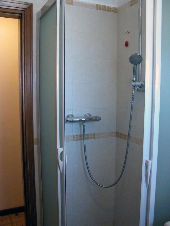 Hotel Calabresi San Benedetto del Tronto Rum bild
