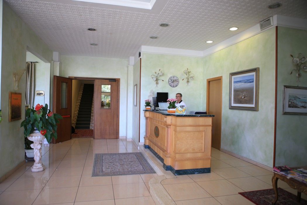 Hotel Calabresi San Benedetto del Tronto Exteriör bild